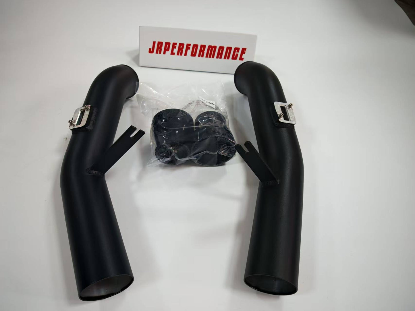 Nissan GTR R35 Charge pipes